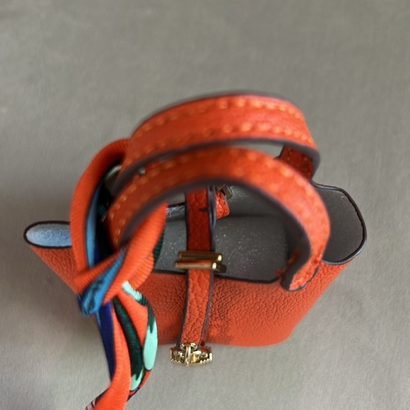 AirPods EarPods Case Bag Charm NEW - Picture 4 of 8